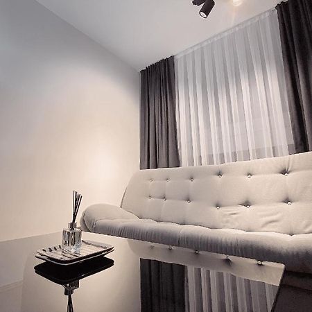 Diamond Apartment Prishtina 2 Prishtinë Ngoại thất bức ảnh